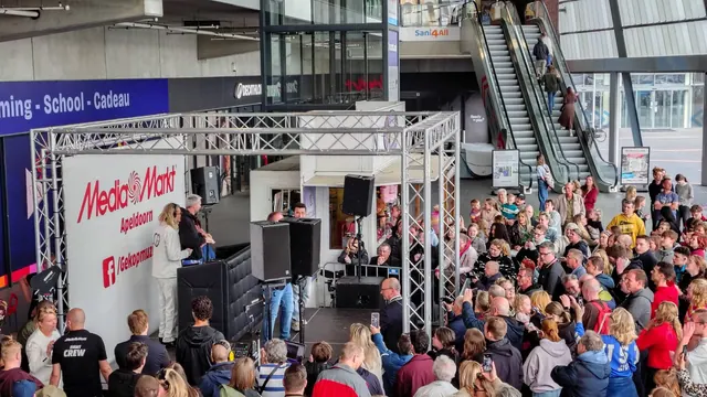 Instore-podium bij MediaMarkt Apeldoorn